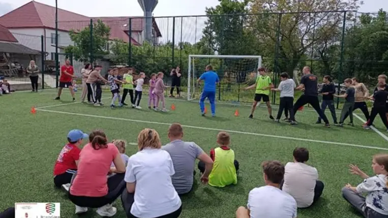 KMNE-családi sportnap és Kiss Kata koncert Péterfalván