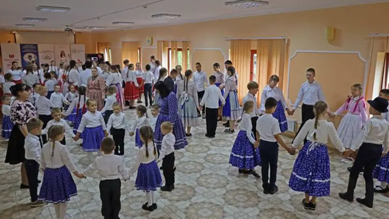 A Tulipán Tanoda Magyar Népművészeti Iskola ünnepi zárókoncertjein - Az összetartozás ereje