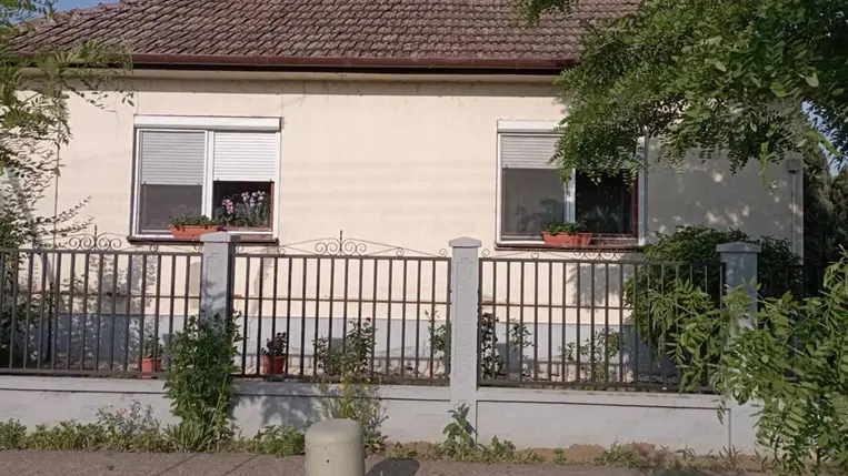 Eladó családi ház Ópályi központjában