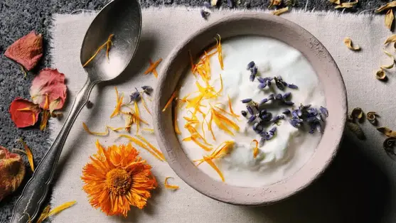 Joghurtot a lábadra! Elképesztő dolgokra jó a natúr joghurt 