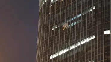 A CITIC Tower, más néven China Zun, egyik felső szintjén láthatók a sérülések, Peking, Kína, 2026. június 26-án. Fotó: Maxim Shemetov / Reuters