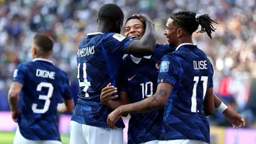Kylian Mbappé ünnepli csapatával a harmadik gólt a 2026 FIFA World Cup legjobb 32 közé jutásért rendezett Franciaország–Svédország mérkőzésen, amelyet a New York New Jersey Stadium stadionban játszottak 2026. június 30-án. Fotó: Al Bello / Getty Images