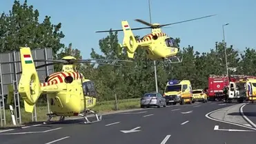 Halálos baleset történt Sárvárnál, három mentőhelikopter és nyolc mentőegység ment a helyszínre. Fotó: Facebook