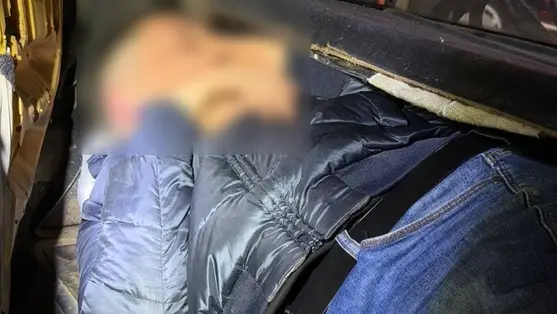 Ülések közé bújt férfit találtak az uhrnyivi határon – apja segítette. Fotó: Ukrán Állami Határőrszolgálat