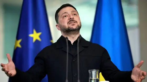 Volodimir Zelenszkij ukrán elnök a Friedrich Merz német kancellárral a berlini kancellári hivatalban tartott sajtóértekezletén 2026. április 14-én (Fotó: MTI/EPA/Clemens Bilan)