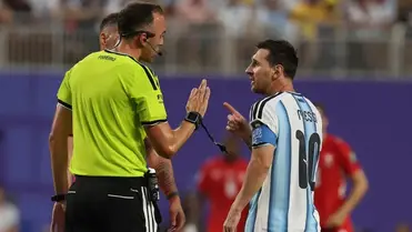 Lionel Messi a bíróval vitázott az Argentína–Svájc vb-meccsen