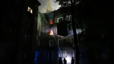 Civilek sebesültek meg az éjszakai légitámadásban Ukrajnában. TASR/AP-felvétel