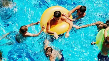 Biztonságos strandolás: fontos tanácsok a forró nyári napokra