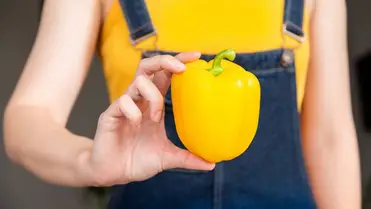 A sárgarépa, a spenót, a kelkáposzta, a kaliforniai paprika és a brokkoli értékes tápanyagaikkal hozzájárulhatnak a szem egészségének megőrzéséhez és a látás védelméhez.