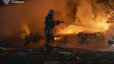 Százával érkeztek a drónok és rakéták Ukrajna fölé. Illusztráció. Fotó: AFP/Handout/State Emergensy Service of Ukraine