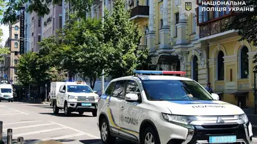 Egy 54 éves férfi vadászpuskával megsebesített két rendőrt Csernyivci megyében, majd az erdőbe menekült. Különleges művelet indult. Fotó: Illusztráció. Ukrán Nemzeti Rendőrség