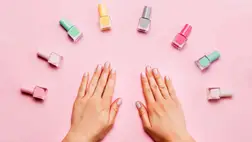  „A körmöknek levegőzniük kell!” A legnagyobb köröm tévhitek 