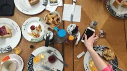 Kalória és zsír? Rossz hírünk van a késői étkezést kedvelőknek