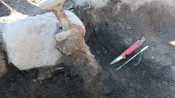 Különös helyzetben tették a sírba ezeket a viking kardokat