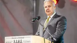 Semjén Zsolt miniszterelnök-helyettes beszédet mond az aradi vértanúk emléknapja alkalmából tartott megemlékezésen az aradi Szabadság-szobornál 2022. október 6-án. MTI/Rosta Tibor