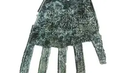 Egy vaskori kézamulett rejti a legrégebbi baszk szöveget