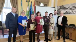 Beregszászban ünnepségre került sor a kulturális dolgozók és a népművészet mestereinek összukrajnai napja, valamint az ukrán írásbelség és nyelv napja alkalmából 