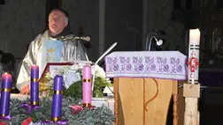 A Szeplőtelen Szűzanya fogantatása ünnepének előestéjén Böjte Csaba ferences rendi szerzetes mutatott be szentmisét a beregszászi római katolikus templomban.