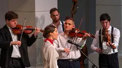 A Liszt Ferenc Zeneművészeti Egyetem Népzene Tanszékének hallgatói egy-egy, szívüknek kedves téma mentén állítanak össze koncertprogramokat a Hagyományok Háza népzenei inkubátorprogramjában.