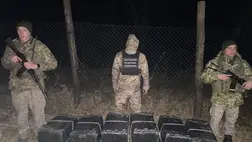 Kárpátalján cigarettacsempészek buktak le a zöldhatáron. Fotó: Ukrán Állami Határszolgálat 