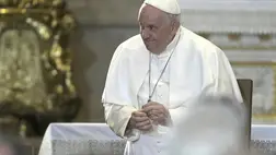 Ferenc pápa a püspökökkel, papokkal, diakónusokkal, szerzetesekkel, papnövendékekkel és lelkipásztori munkatársakkal rendezett találkozón a Szent István-bazilikában 2023. április 28-án. A katolikus egyházfő háromnapos apostoli látogatásra érkezett Magyarországra. MTI/Balogh Zoltán