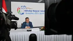 Potápi Árpád János, a Miniszterelnökség nemzetpolitikáért felelős államtitkára a Hétvégi Magyar Iskolák Találkozójának online megnyitóján a Nemzetpolitikai Államtitkárságon 2023. április 21-én. MTI/Bruzák Noémi