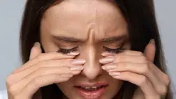 Szem és szem körüli fájdalom kívülről látható szembetegség nélkül