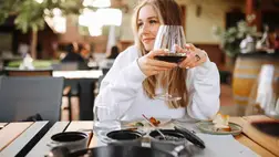  Így hat a testedre, ha evés közben bort iszol 