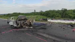 Egy tehergépkocsi és egy személyautó ütközött össze, amelynek következtében két személy elhunyt. Fotó: police.hu 