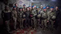 Volodimir Zelenszkij ukrán elnök kedden ellátogatott a frontra, hogy felköszöntse az ott szolgálatot teljesítő ukrán katonákat a tengerészgyalogság napja alkalmából. Fotó: t.me/V_Zelenskiy_official