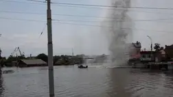 Az orosz erők ágyútűz alá vették az árvíz sújtotta Herszon városát. Fotó: Стас Юрченко, Ґрати