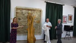 Szoboravató a Kárpátaljai Megyei Magyar Drámai Színházban. Fotó: Kárpátinfo/Kovács Elemér