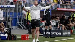 Az újabb kudarc ellenére sem rúgják ki a magyar válogatott csatár csapatának edzőjét