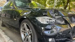 Az M6-os autópályán történt balesetben egy 34 éves férfi vesztette életét, egy 22 éves nőt pedig súlyos, életveszélyes sérülésekkel vittek kórházba. Fotó: police.hu