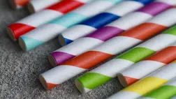 A papírszívószálak károsak lehetnek a környezetre és nem jobbak a műanyag verziónál