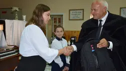 50 árva gyerek kapott iskolatáskát a johannitáktól. Fotó: Kovács Erzsébet