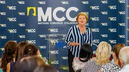 Szili Katalin miniszterelnöki főtanácsadó előadást tart A 21. század globális kihívásai címmel a Mathias Corvinus Collegium (MCC) Beregszászi Képzési Központjában 2023. szeptember 27-én. MTI/Nemes János