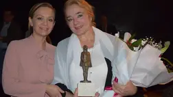 Fedák Sári a legismertebb beregszászi: koszorúzás és díjátadás. Fotó: Kárpátinfo/Kovács Elemér