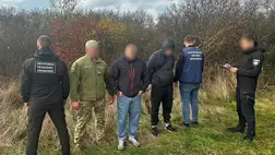 Kárpátalján a rendőrség őrizetbe vett a egy dnyipropetrovszki lakost, aki katonaköteles férfiakat juttatott át illegálisan az ukrán határon. Fotó: Kárpátaljai Rendőrség