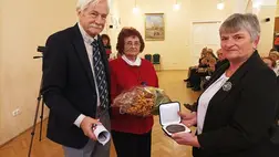 Újabb elismerés a Kárpátinfo felelős szerkesztőjének - Eötvös József Sajtódíjban részesült Kovácsné Marton Erzsébet. Fotó: Kárpátinfo/Kovács Elemér