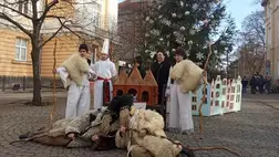 Betlehemesek Beregszász főterén. Fotó: Kárpátinfo/Kovács Elemér