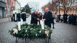 Meggyújtották az adventi koszorú második gyertyáját - Fellobbant a remény lángja