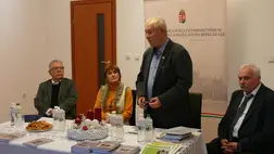 Irodalmi Kilátó: Tollal a békéért. Fotó: Kárpátinfo/Kovács Elemér