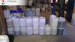 Huszonötezer liter hamisított pálinkát foglalt le Szabolcsban a NAV. Fotó: Videórészlet
