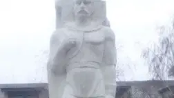 Puskino nem hajlandó lebontani a szovjet katona emlékművét. Fotó: Mukachevo.net