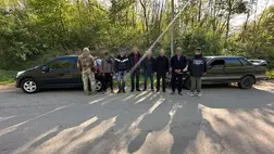 Taxit rendeltek az embercsempészek Kárpátalján. Fotó: Ukrán Állami Határőrszolgálat