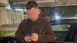 Kárpátalján a járőröző rendőrök megállítottak egy sofőrt, aki Volkswagen gépkocsijával megszegte a közlekedési szabályokat. Fotó: Kárpátaljai Járőrszolgálat