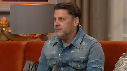 A magyar énekes 47 évesen négyszeres nagyapa lett