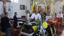 Kárpátalján utolsó útjára kísérték Volodimir Paszer elesett honvédet. Fotó: Munkácsi Görögkatolikus Egyházmegye Facebook-oldala