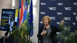 Bagdy Emőke előadása az MCC Beregszászi Képzési Központjában - Boldogságra teremttettünk. Fotó: Kárpátinfó/ Kovács Elemér